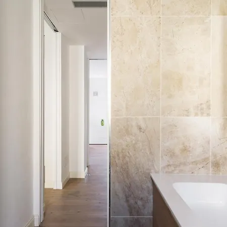 Pure White Luxury - Bymyhomeincomo شقة كومو