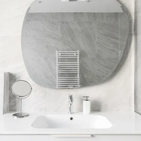 Pure White Luxury - Bymyhomeincomo شقة كومو